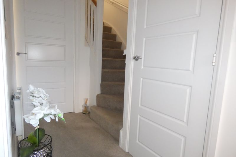 Entrance Hallway- click for photo gallery